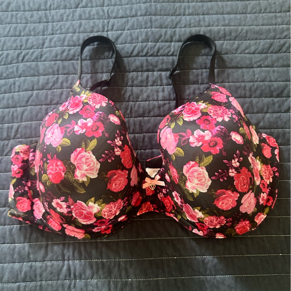 Victoria’s Secret never worn bra!